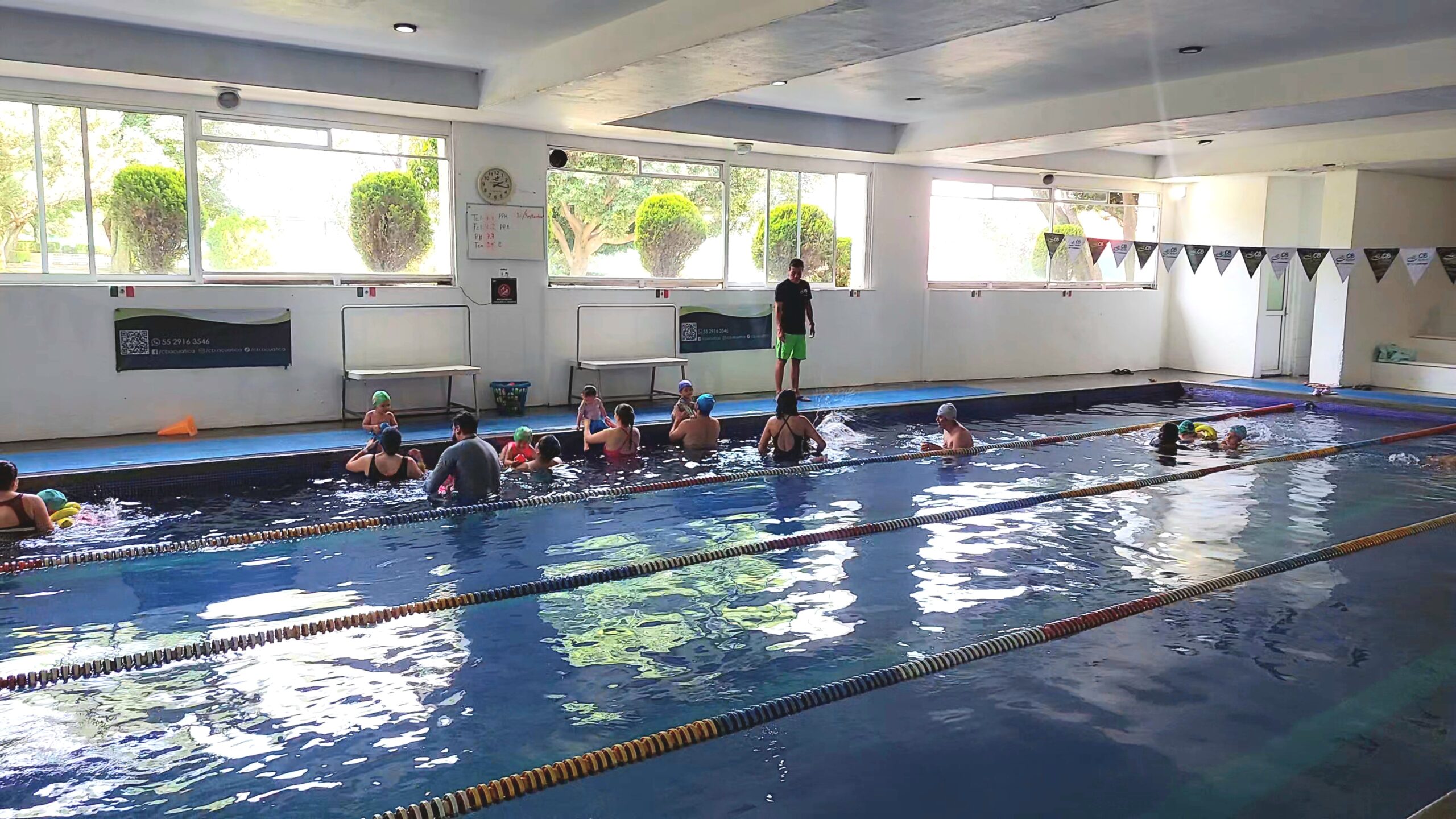 Centro de Natación CB Acuática - Escuela deportiva en Naucalpan, Estado de México - Vista 2 de 8 de las instalaciones de la academia