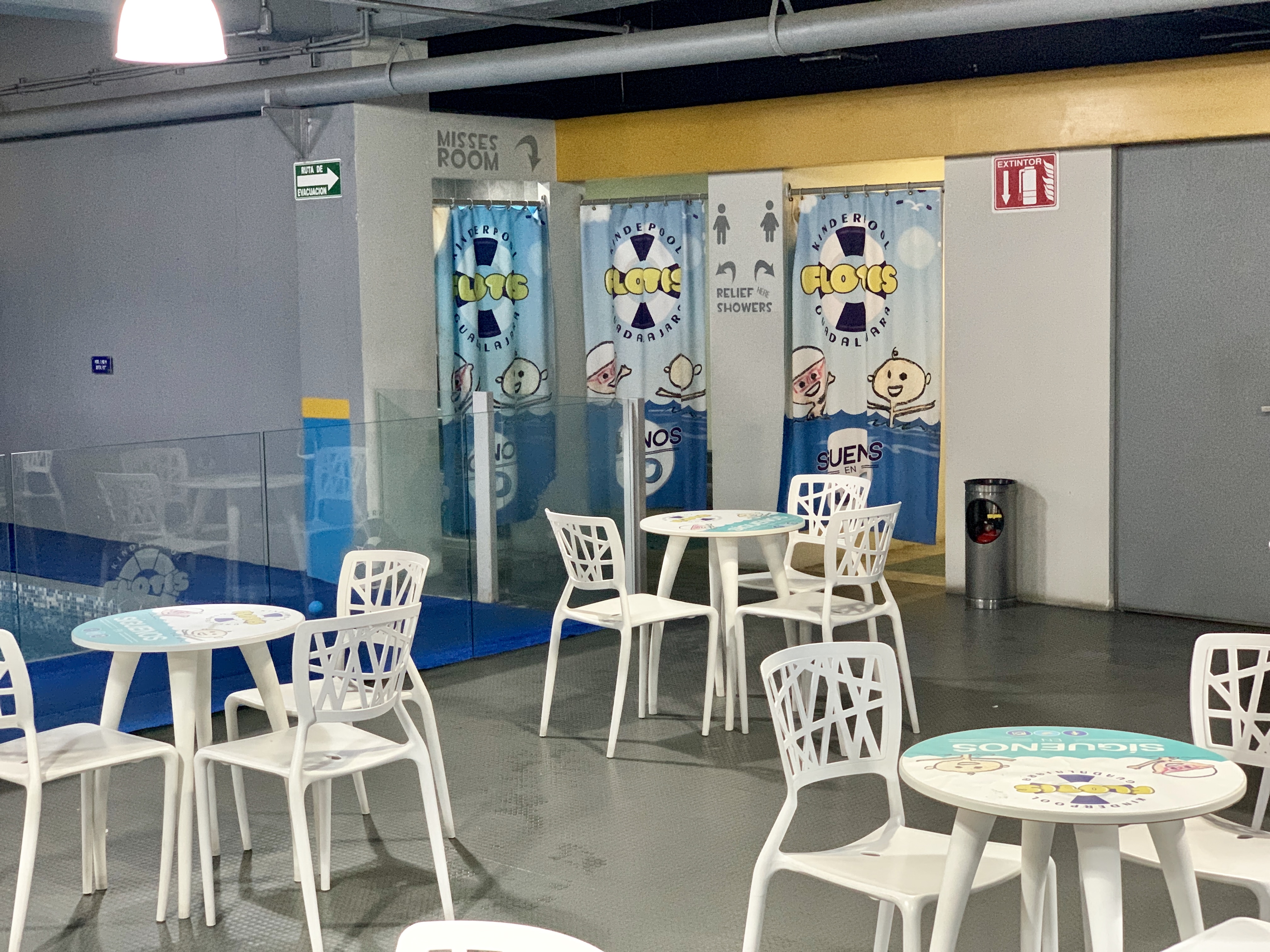 Flotis Kinderpool Puerto Vallarta - Escuela deportiva en Puerto Vallarta, Jalisco - Vista 2 de 8 de las instalaciones de la academia