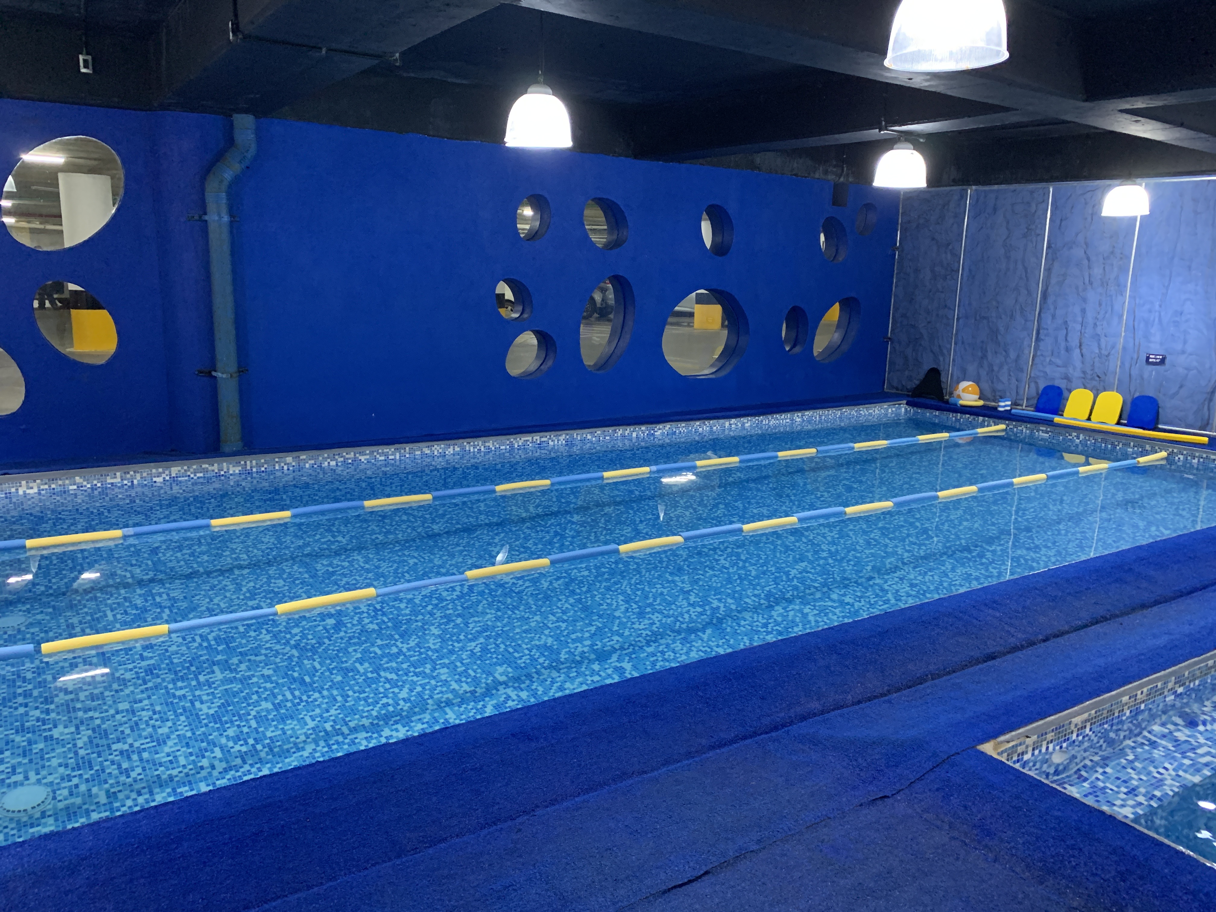 Flotis Kinderpool Puerto Vallarta - Escuela deportiva en Puerto Vallarta, Jalisco - Vista 4 de 8 de las instalaciones de la academia