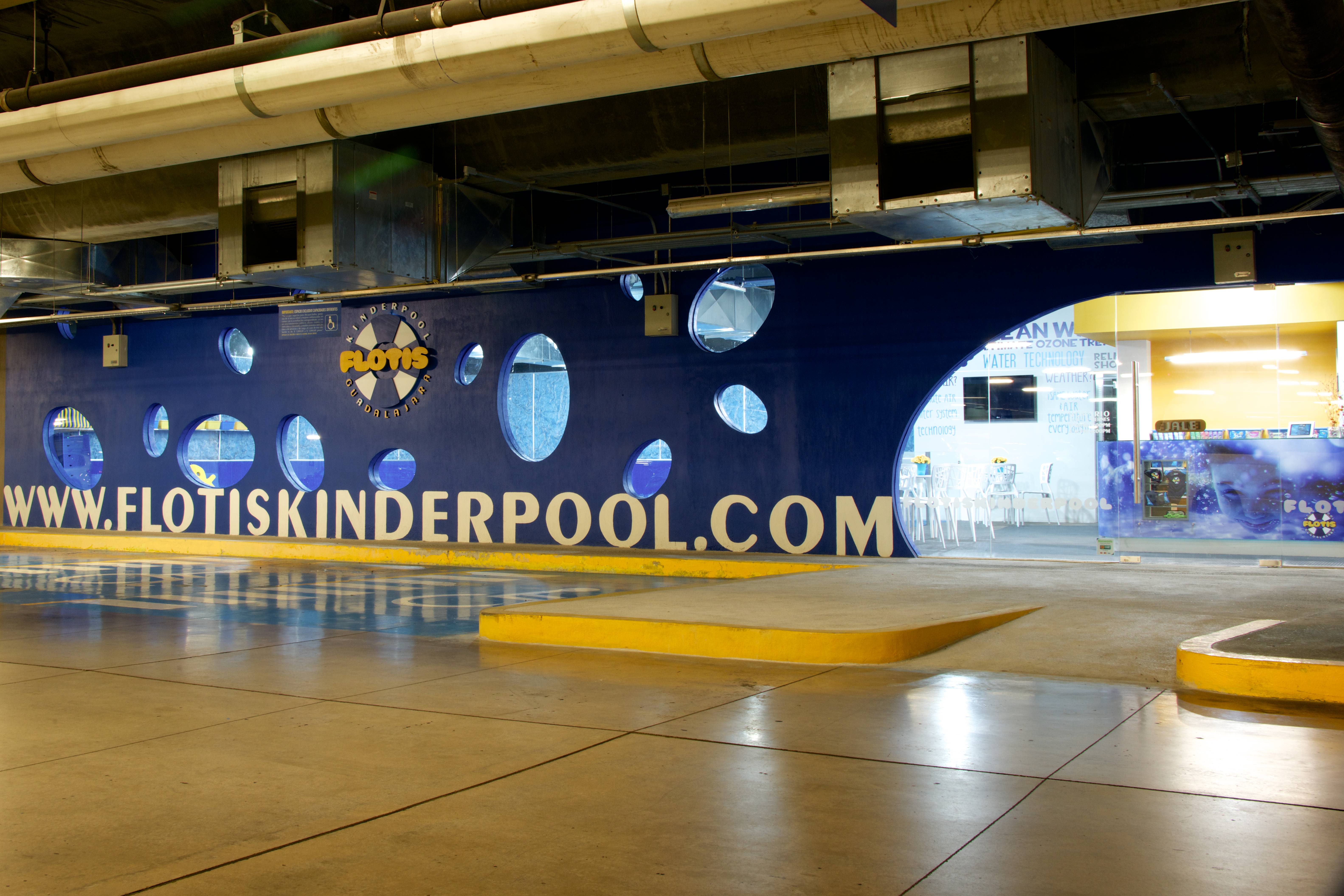 Flotis Kinderpool Puerto Vallarta - Escuela deportiva en Puerto Vallarta, Jalisco - Vista 8 de 8 de las instalaciones de la academia