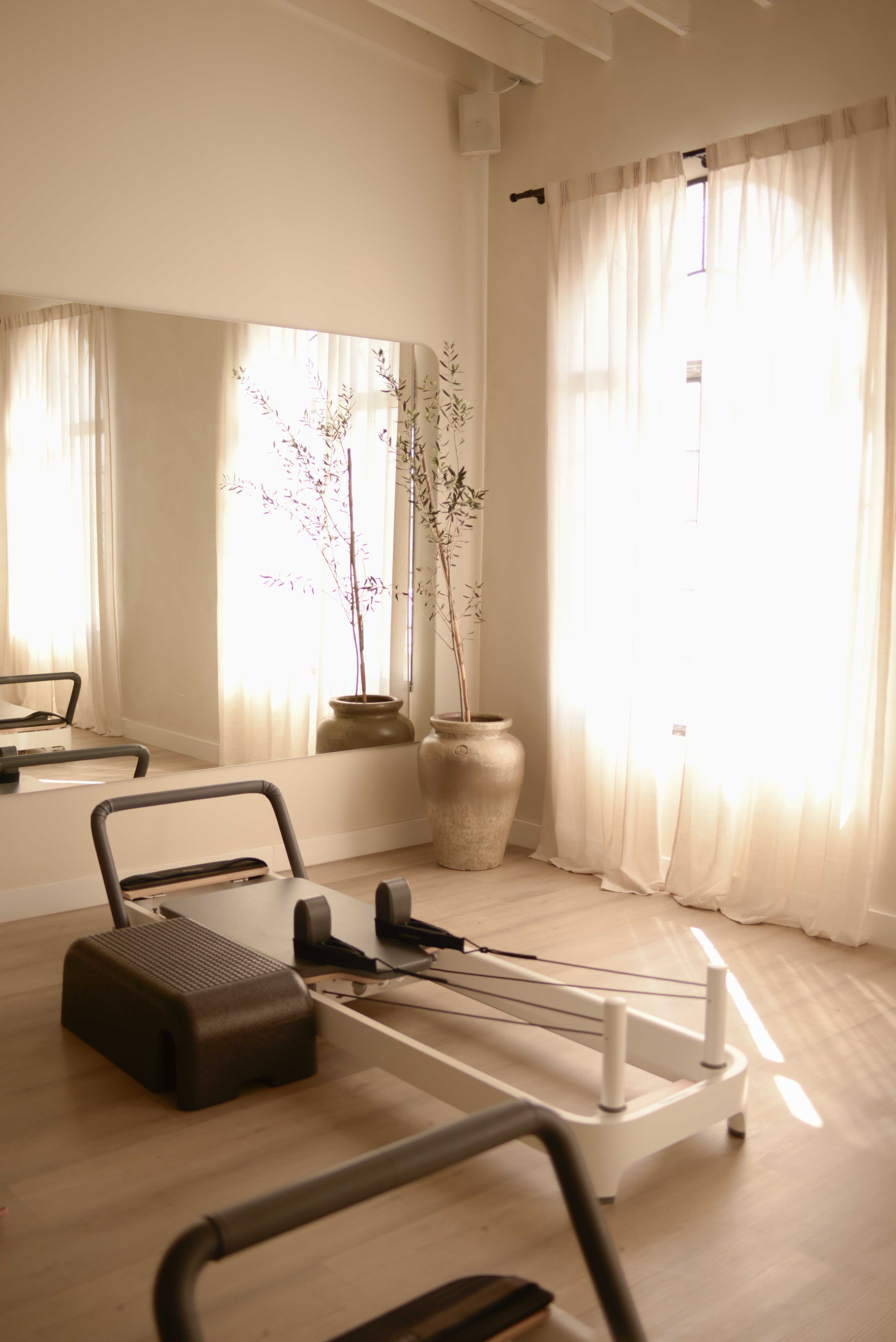 Wellnest Pilates & Yoga Studio - Estudio en Tijuana, Baja California - Vista 6 de 8 de las instalaciones de la academia