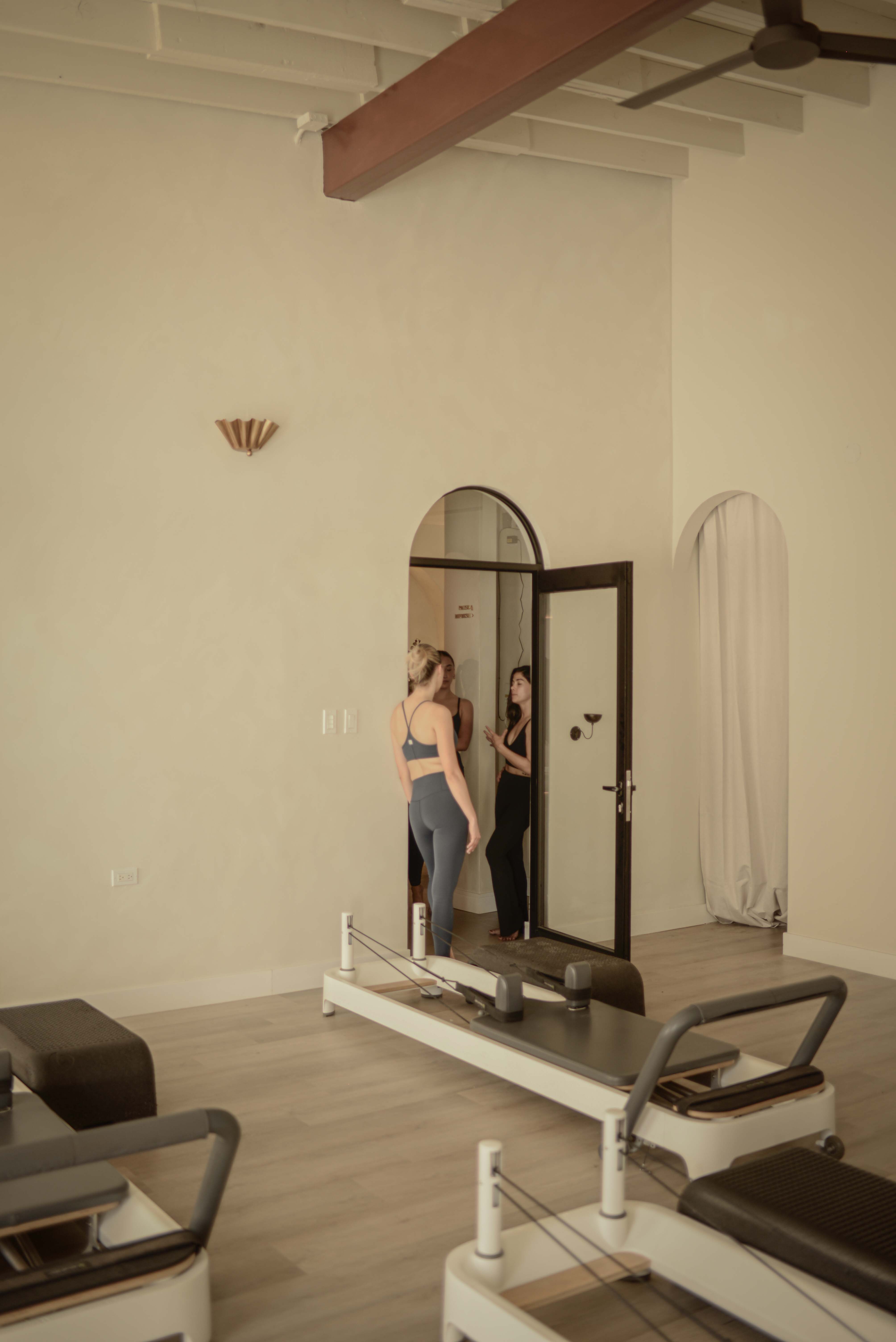 Wellnest Pilates & Yoga Studio - Estudio en Tijuana, Baja California - Vista 7 de 8 de las instalaciones de la academia